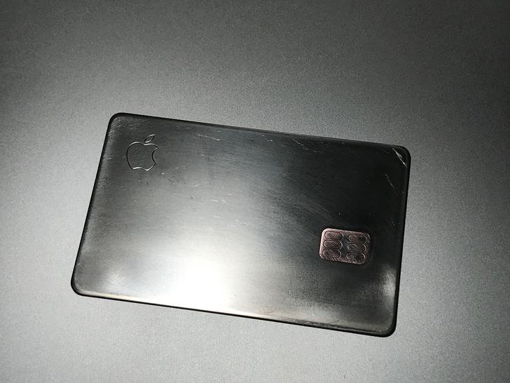 Striping the paint from #AppleCard